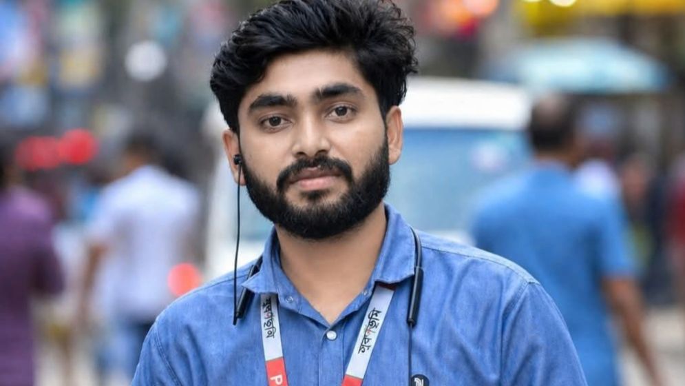 ফেসবুকে স্ট্যাটাস দিয়ে সাংবাদিকের আত্মহত্যা