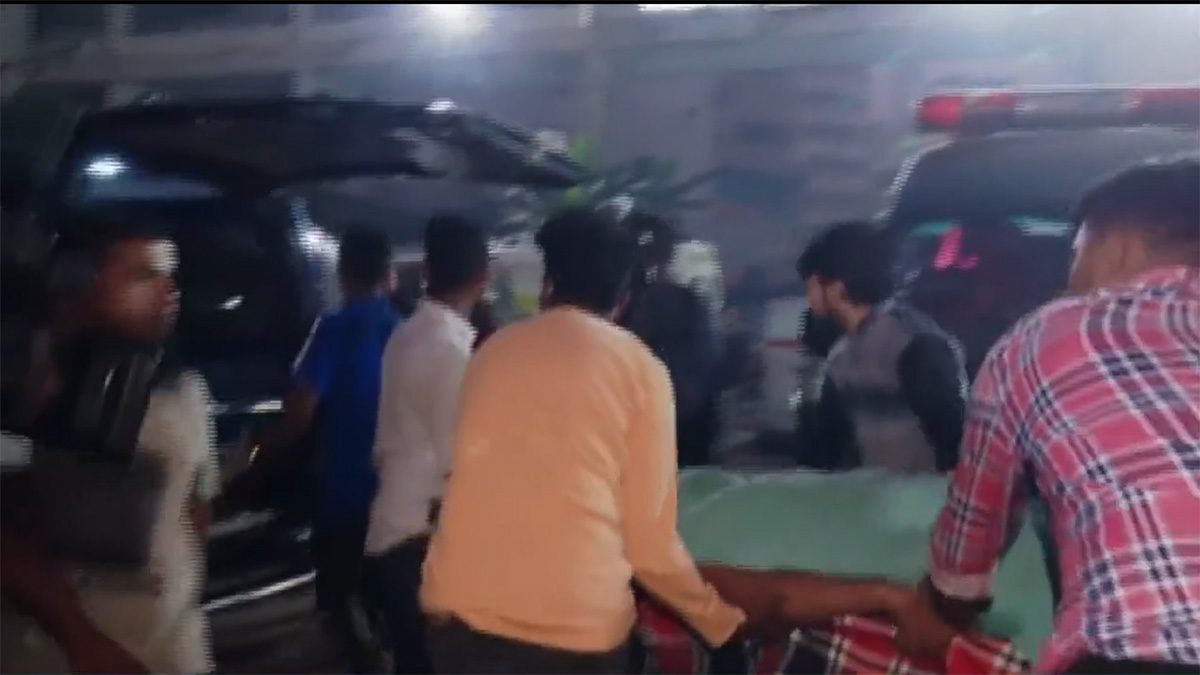 বেইলি রোডে বহুতল ভবনে আগুন: নিহতদের মরদেহ রাতেই হস্তান্তর