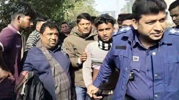 কুষ্টিয়ায় এক ব্যক্তিকে কুপিয়ে হত্যার চেষ্টা,আটক ১
