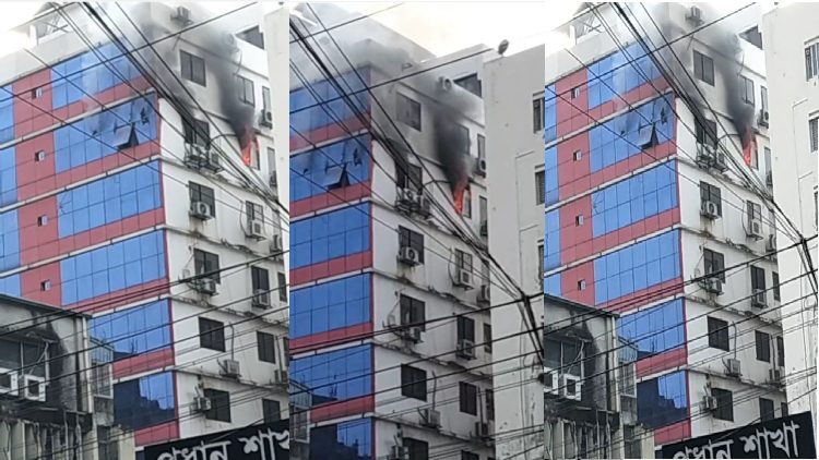 বিজয়নগরে বাণিজ্যিক ভবনে আগুন