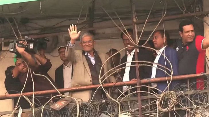 ১০ দাবিতে গণঅবস্থান, যোগ দিলেন মির্জা ফখরুল