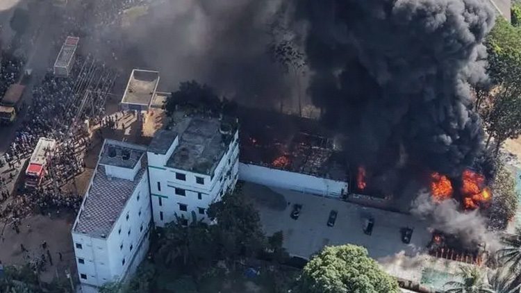 গাজীপুরে ফিনিক্স কয়েল কারখানার আগুন নিয়ন্ত্রণে