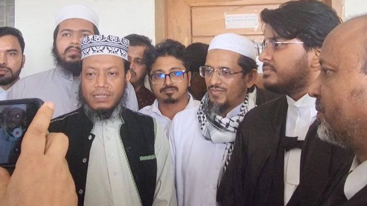 আমির হামজা ও হারুন ইজহারসহ ৬ জনকে অব্যাহতি