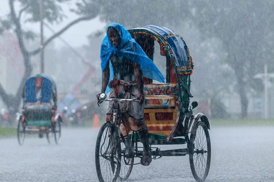 তীব্র দাবদাহের পর রাজধানীতে স্বস্তির বৃষ্টি