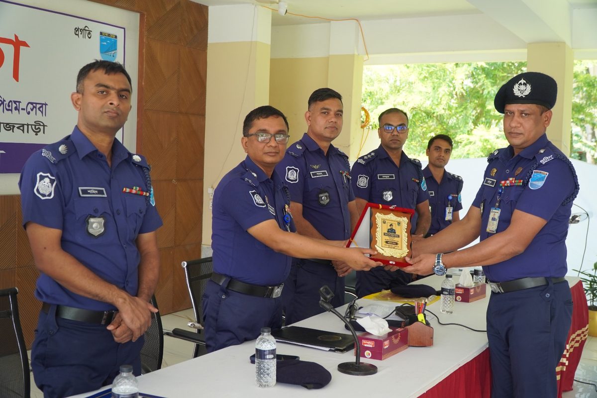 রাজবাড়ী জেলার শ্রেষ্ঠ ওসি নির্বাচিত হলেন শেখ মঈনুল