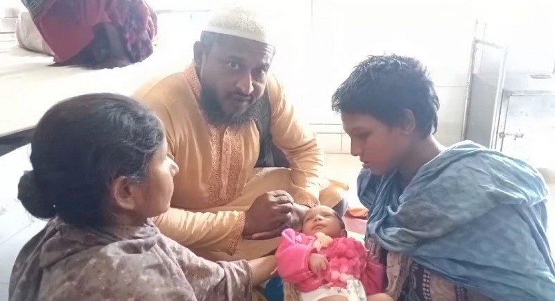 সাতক্ষীরায় পুত্র সন্তানের মা হলো পাগলি,বাবা হয়নি কেউ