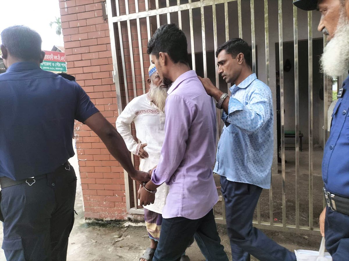 জামালপুরে নিষিদ্ধ ঘোষিত ছাত্রলীগ নেতা আটক