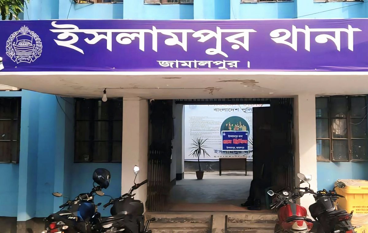 আ.লীগ কর্মীর বাড়িতে মিলল যুবকের অর্ধগলিত মরদেহ