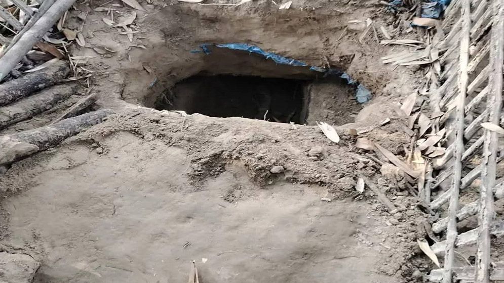 কুমারখালীতে এক রাতে ২ কবরের কঙ্কাল চুরি