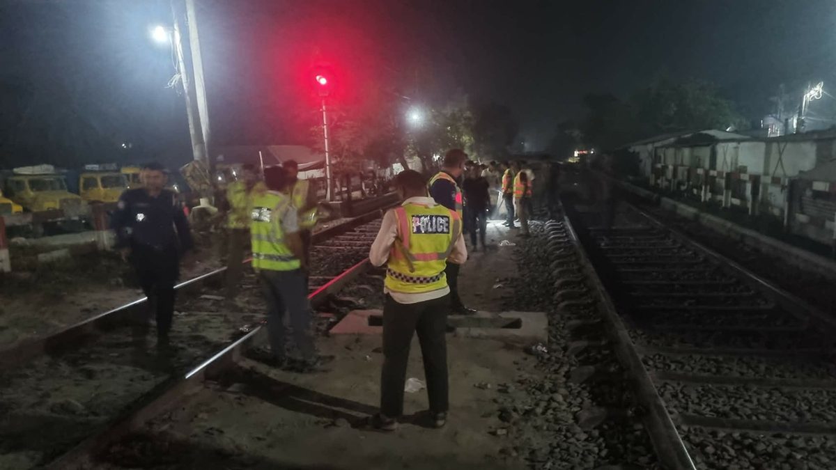কুষ্টিয়ায় বিএনপি কার্যালয়ের সামনে গুলিবর্ষণ ও ককটেল নিক্ষেপ
