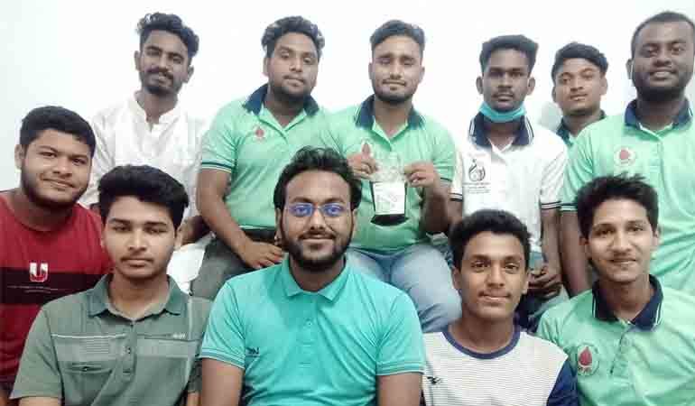 সভাপতির রক্ত দানের মধ্য দিয়ে রক্তের বন্ধন ঝাউগড়া'র ৫০০ ব্যাগ রক্তদান