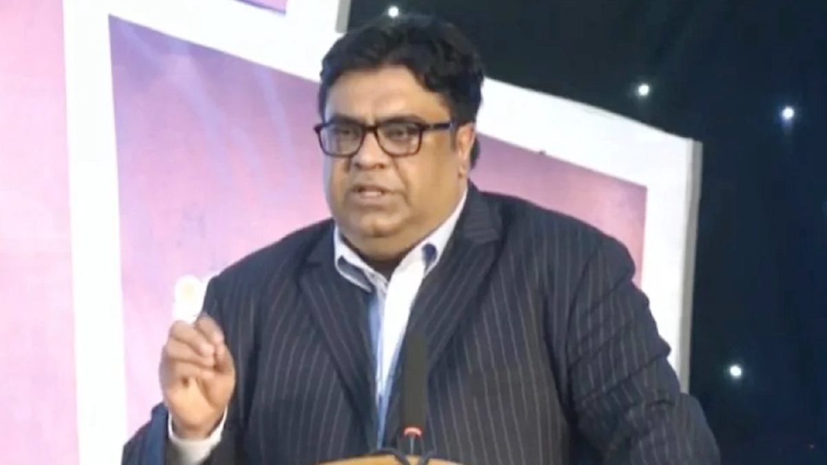 স্মার্টফোনের ন্যূনতম দাম ২৫০০ করতে চায় সরকার : প্রধানমন্ত্রীর উপদেষ্টা