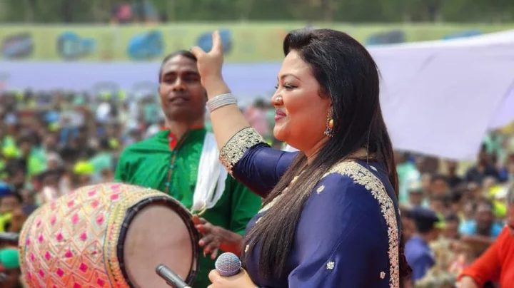 টাকা পেতে ভারতে মামলা, মমতাজকে ৭৫ হাজারবার ফোন!