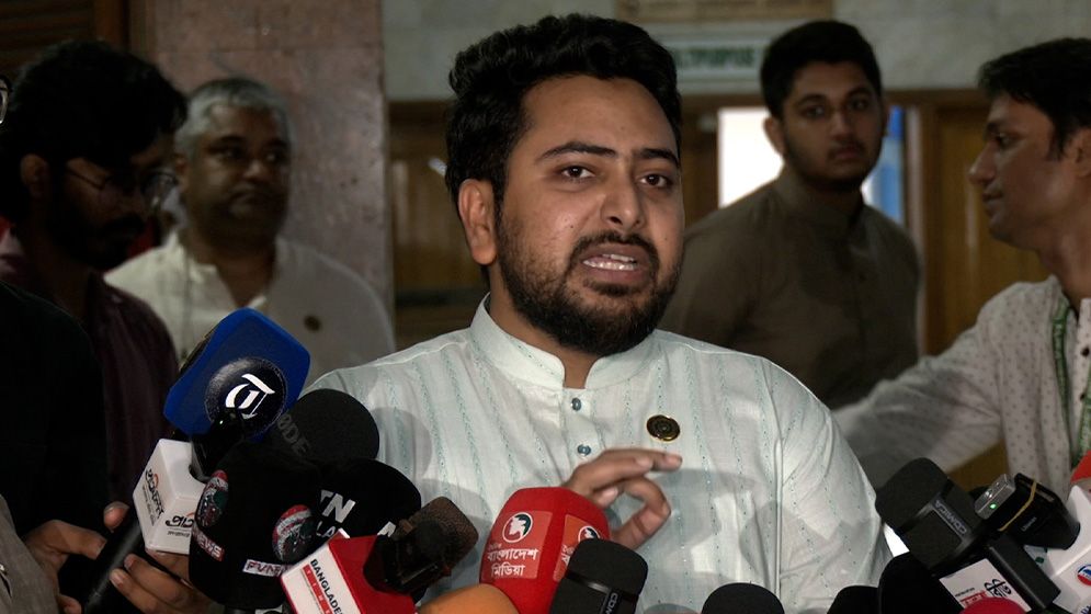 শেখ হাসিনা দেশে ফিরবে, ফাঁসির রায় কার্যকর হওয়ার জন্য: নাহিদ