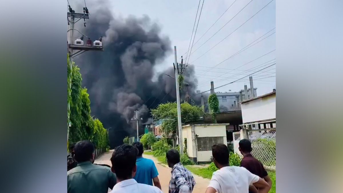 গাজীপুরে বয়লার বিস্ফোরণে টায়ার ফ্যাক্টরিতে আগুন