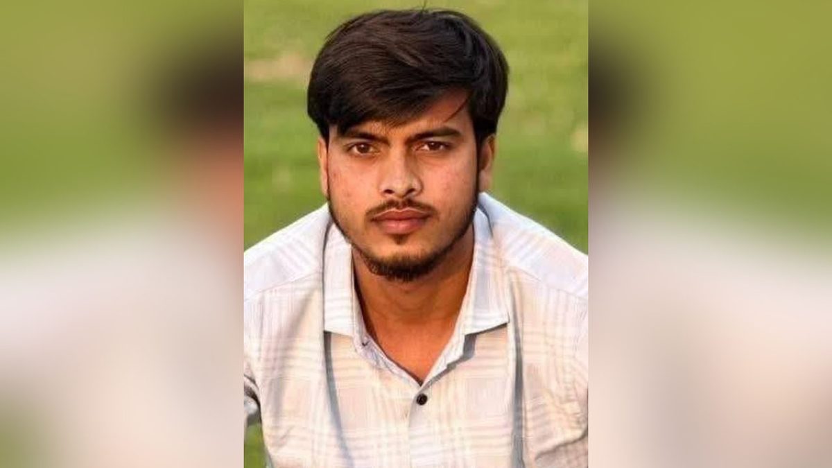 আর্জেন্টিনার খেলা দেখার সময় ট্রেনে কাটা পড়ে যুবকের মৃত্যু