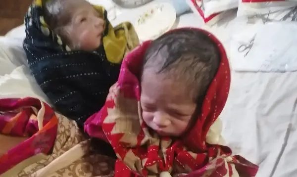 একসঙ্গে তিন সন্তানের জন্ম দিলেন গৃহবধূ নুসরাত