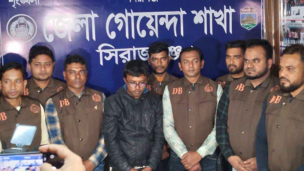 তাড়াশে ট্রিপল মার্ডার রহস্য উন্মোচন,খুনি আটক