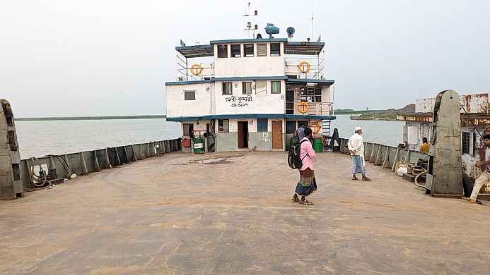 শরীয়তপুর-চাঁদপুর রুটে ফেরি চলাচল শুরু