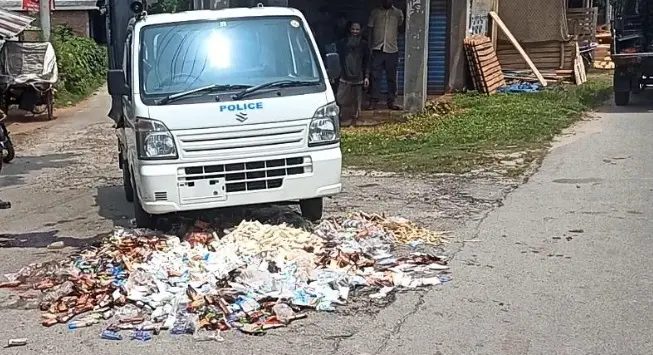 অস্বাস্থ্যকর পরিবেশে আইসক্রিম তৈরি,২ কারখানাকে ৭০ হাজার টাকা জরিমানা