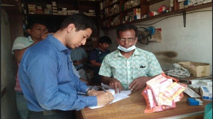 কুমারখালীতে ৪ ফার্মেসীকে ১১ হাজার টাকা জরিমানা