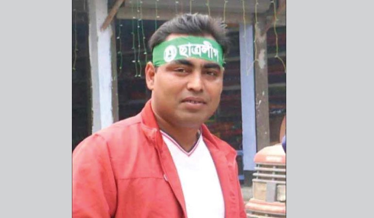 ঘরে স্ত্রী রেখে পরকীয়ায় আসক্ত ইউপি সদস্যকে গণপিটুনি