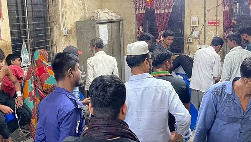 ফেসবুকে ‘হা-হা’ রিয়েক্ট নিয়ে সংঘর্ষ, ৪ তরুণ আহত