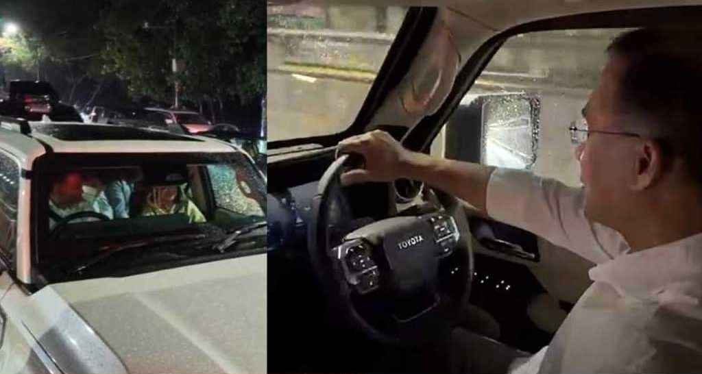 স্ত্রীকে নিয়ে গাড়ি চালিয়ে সচিবালয় থেকে চীন মৈত্রী কেন্দ্রে গেলেন প্রধানমন্ত্রী