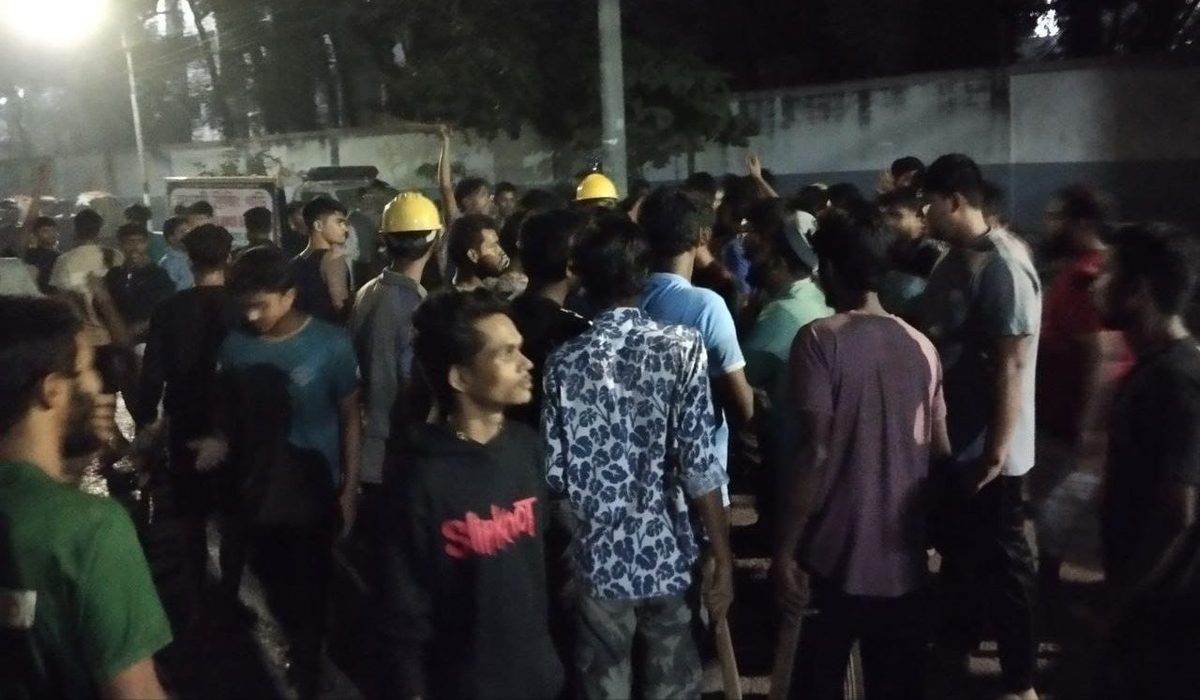 বুটেক্স শিক্ষার্থীদের উপর পলিটেকনিক শিক্ষার্থীদের হামলা, আহত অর্ধ শতাধিক