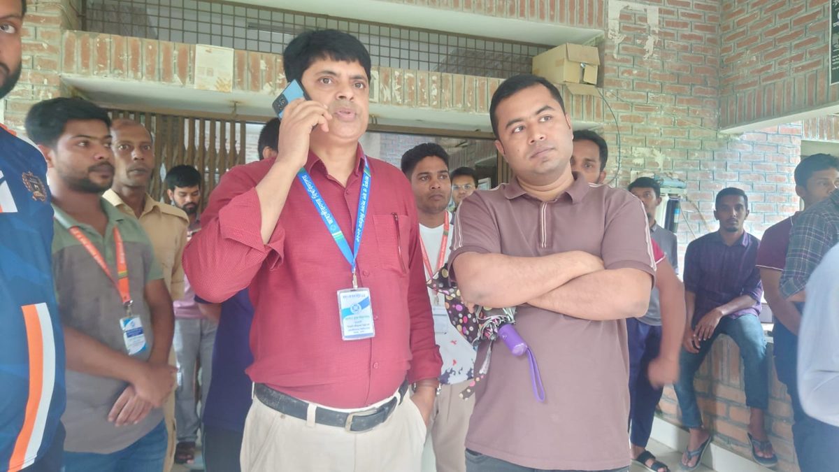 জাকসু নির্বাচন চলাকালে রবীন্দ্রনাথ ঠাকুর হল থেকে ছাত্রদলের কেন্দ্রীয় নেতা আটক