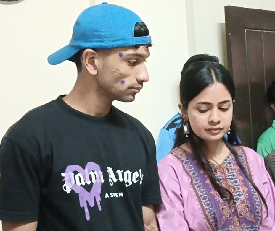 গেস্ট হিসেবে জাবিতে এসে গাঁজা সেবনের অভিযোগে ২ দিনের কারাদণ্ড পেলেন ব্র্যাক ইউনিভার্সিটির দুই শিক্ষার্থী