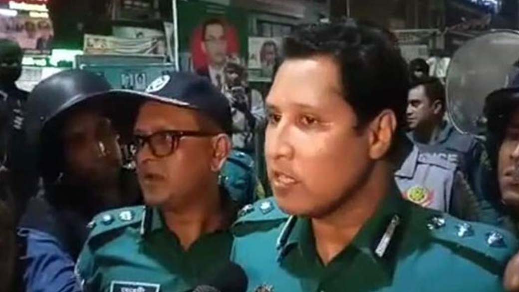 নয়াপল্টন থেকে অসংখ্য বোমা উদ্ধার:ডিএমপির যুগ্ম কমিশনার