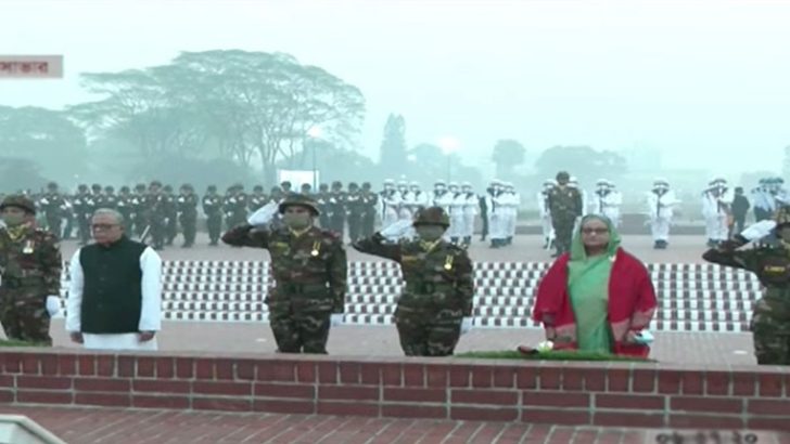 বীর শহীদদের প্রতি রাষ্ট্রপতি-প্রধানমন্ত্রীর শ্রদ্ধা
