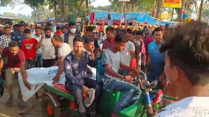 কুয়াকাটা সৈকতের পাবলিক টয়লেটে মিলল পর্যটকের মরদেহ