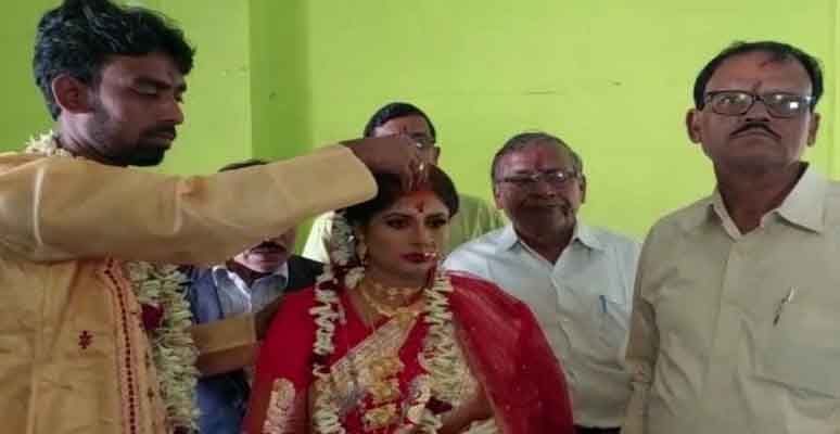 সাপের কামড়ে ছেলের মৃত্যু, পুত্রবধূর বিয়ে দিয়ে প্রশংসিত শ্বশুর