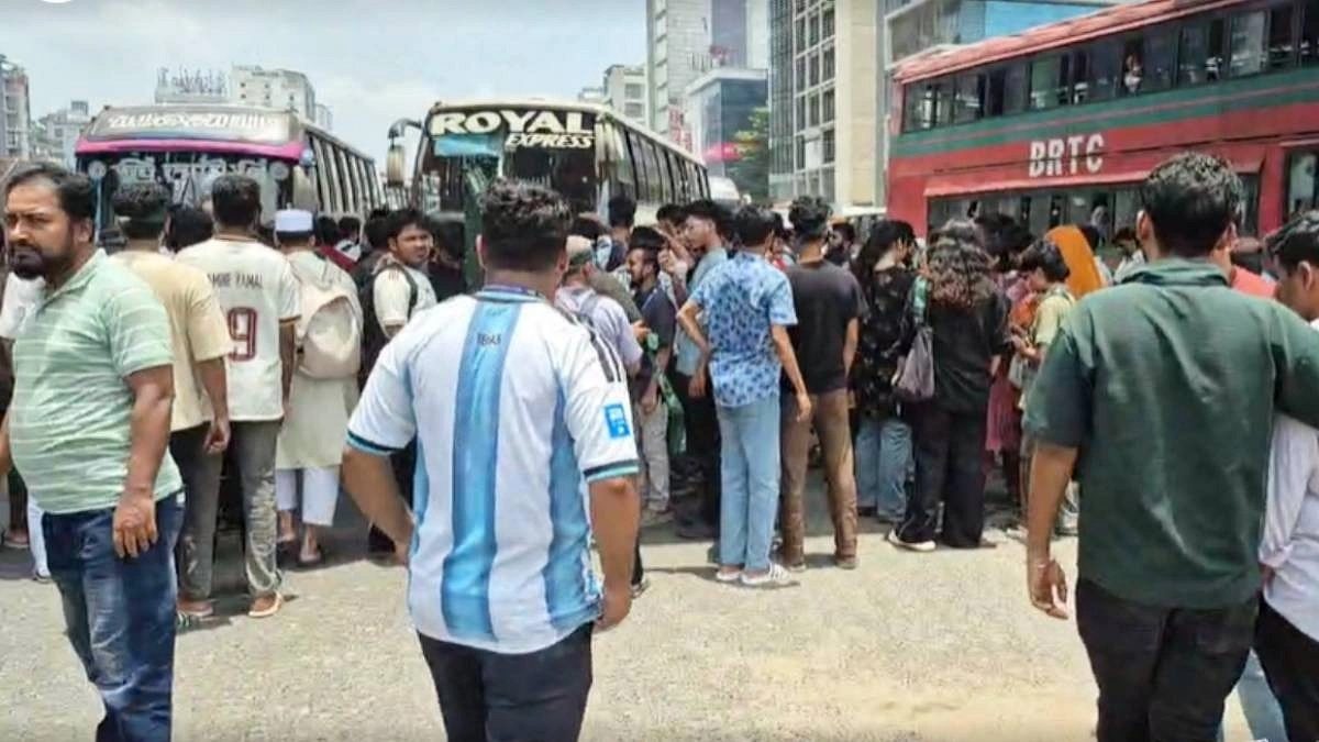 এইচএসসি পরীক্ষার্থীদের ঢাকা-বরিশাল মহাসড়ক অবরোধ
