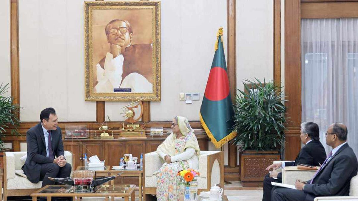 প্রধানমন্ত্রীর সঙ্গে এডিবির কান্ট্রি ডিরেক্টরের সাক্ষাৎ