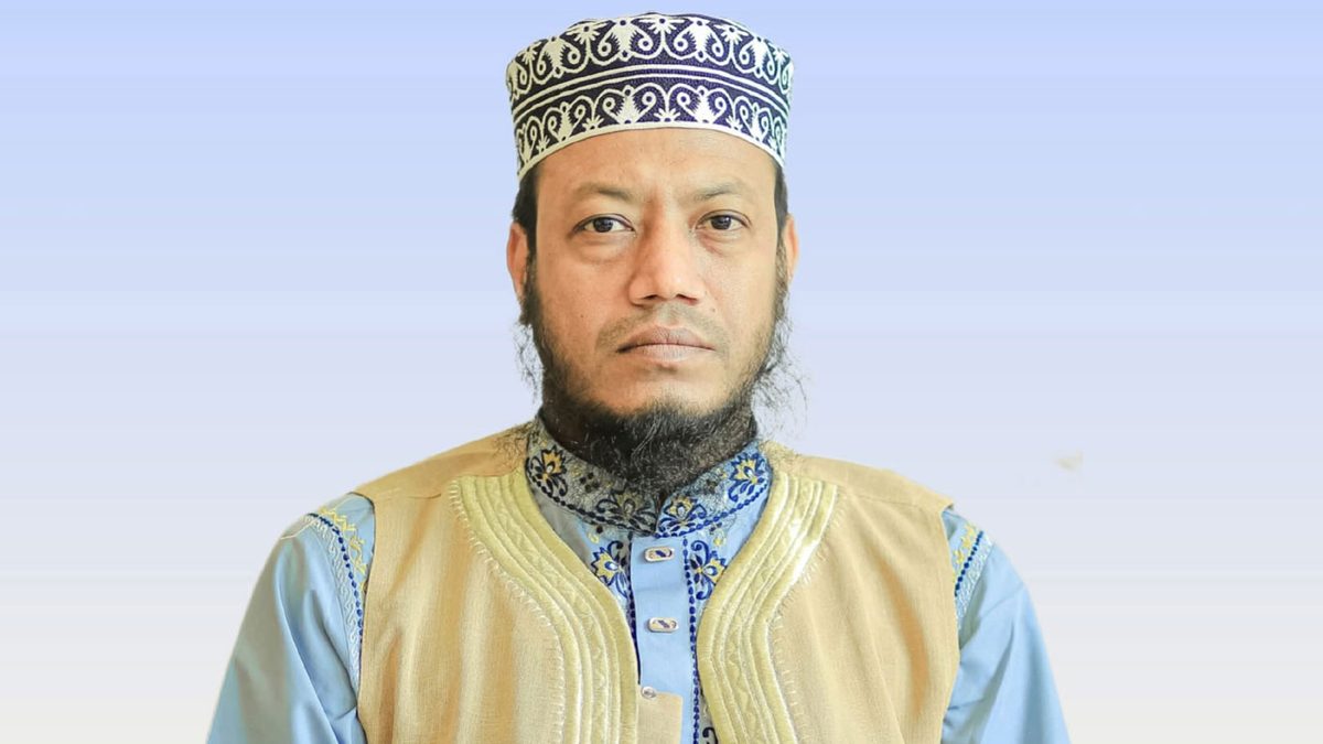 ইসলামী বক্তা মুফতি আমির হামজাকে লিগ্যাল নোটিশ
