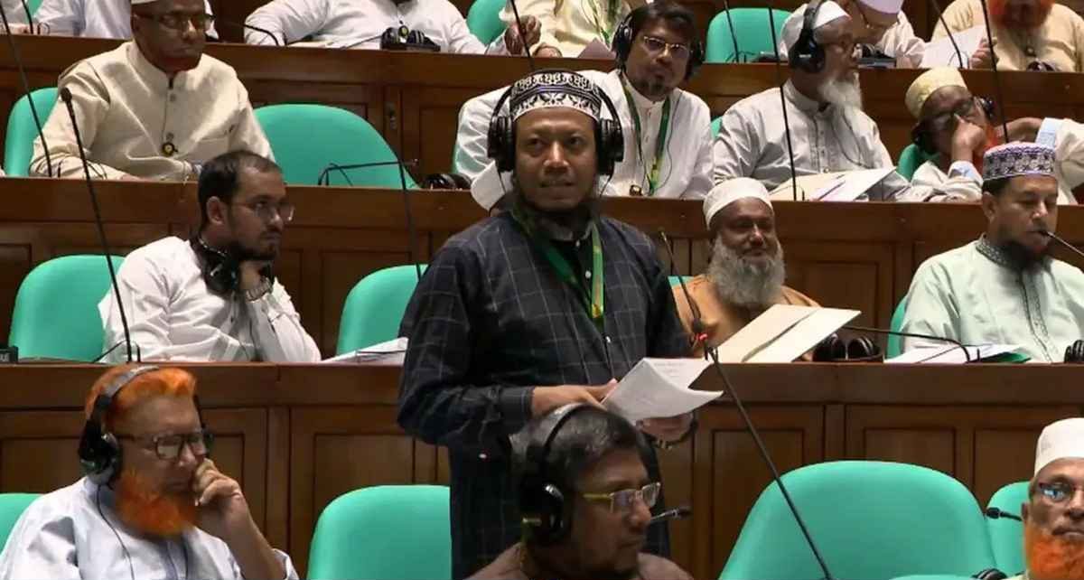 লালনের মাজারে সংস্কৃতির নামে অনৈতিক কাজ চলে: আমির হামজা
