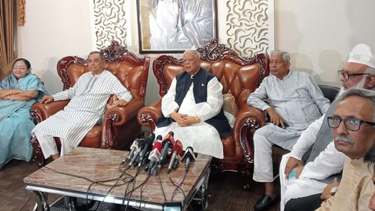 বুধবার থেকে মাঠে নামছে ১৪ দল