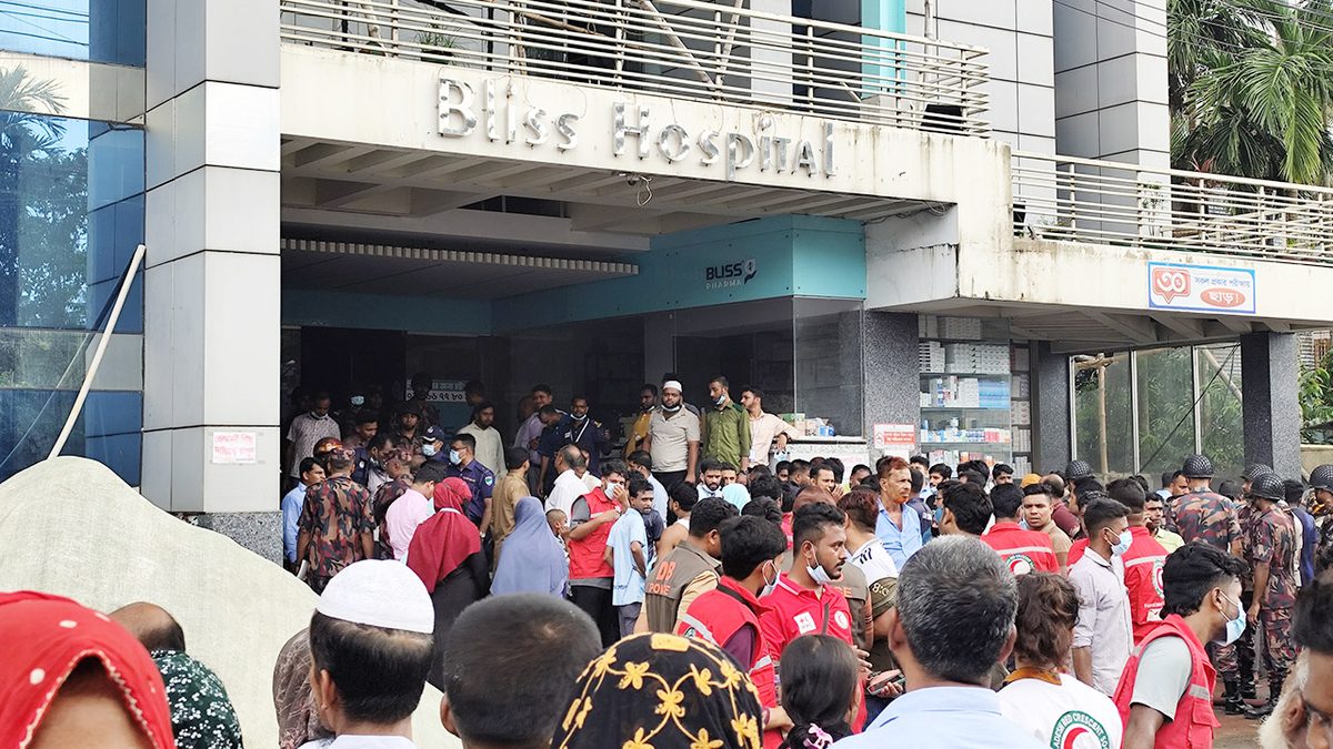 সাতক্ষীরার ব্লিস হাসপাতালে ভয়াবহ অগ্নিকাণ্ড