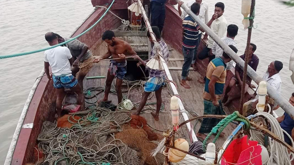 ১৫ লাখ টাকার জালে আগুন, জরিমানা
