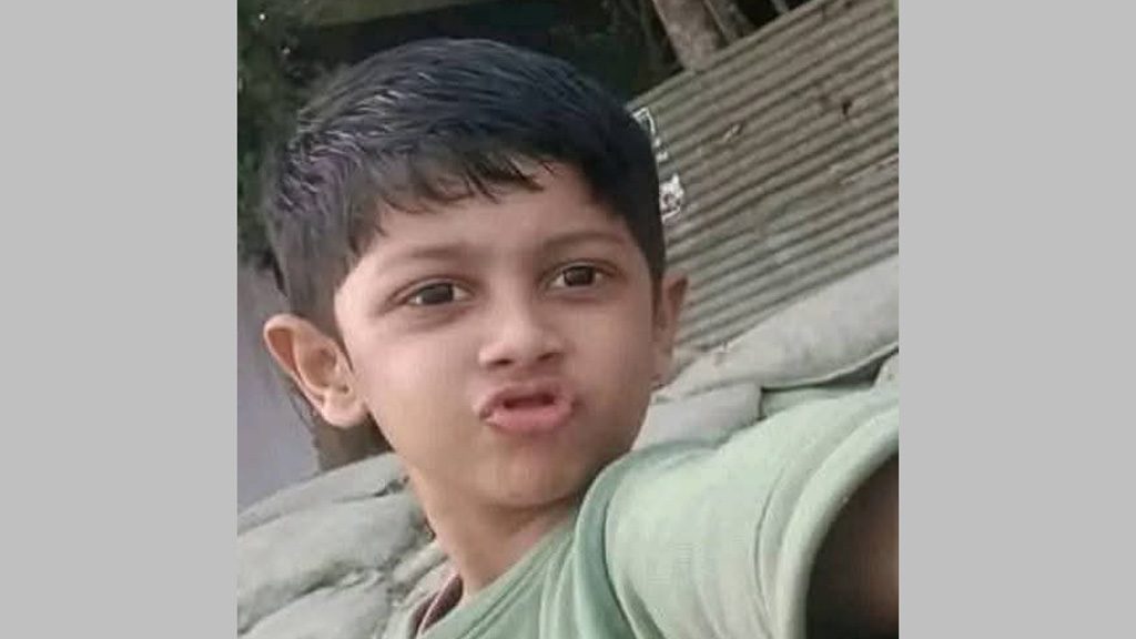 দাদার বাড়ি বেড়াতে এসে নিখোঁজ শিশুর লাশ মিলল ডোবায়