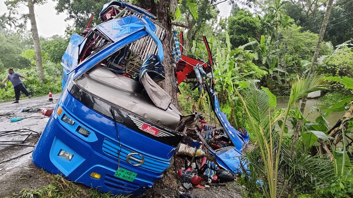 বরিশালে মহাসড়কের দুর্ঘটনাপ্রবণ এলাকা শনাক্তে অনাগ্রহ