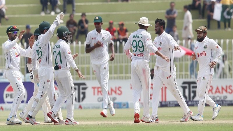 পাকিস্তানের মাটিতে ঐতিহাসিক টেস্ট জিতল বাংলাদেশ