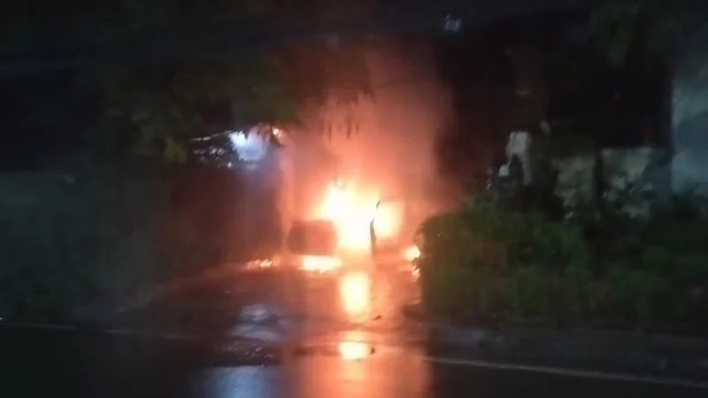 চট্টগ্রামে বিএনপির শীর্ষ ৩ নেতার বাড়িতে আগুন