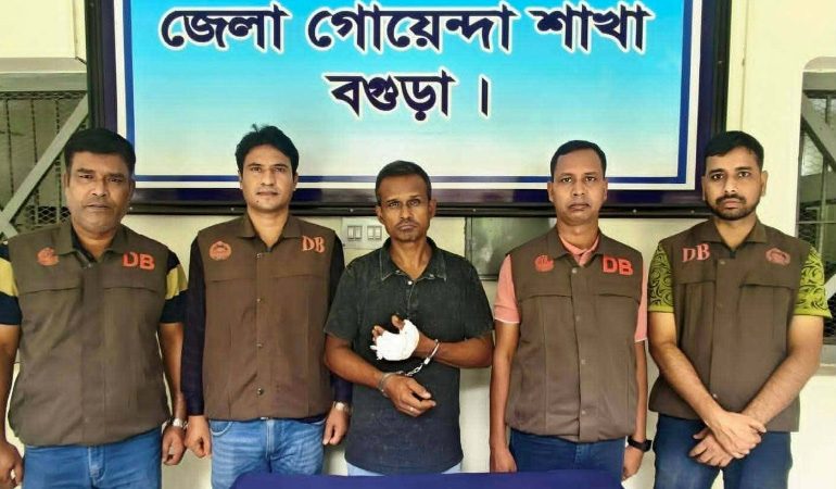বগুড়ায় পথকুকুরকে কুপিয়ে জখমের অভিযোগে ফার্নিচার ব্যবসায়ী গ্রেপ্তার