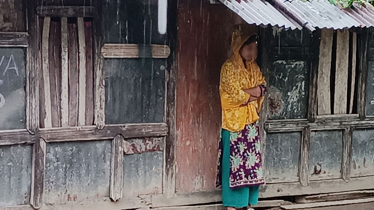 বিয়ের দাবিতে অনশনে কলেজছাত্রী, প্রেমিক উধাও