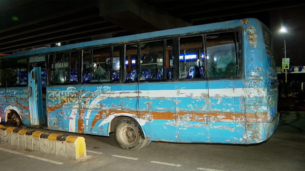 রাজধানীতে বাসের ধাক্কায় শিশুসহ এক নারী নিহত