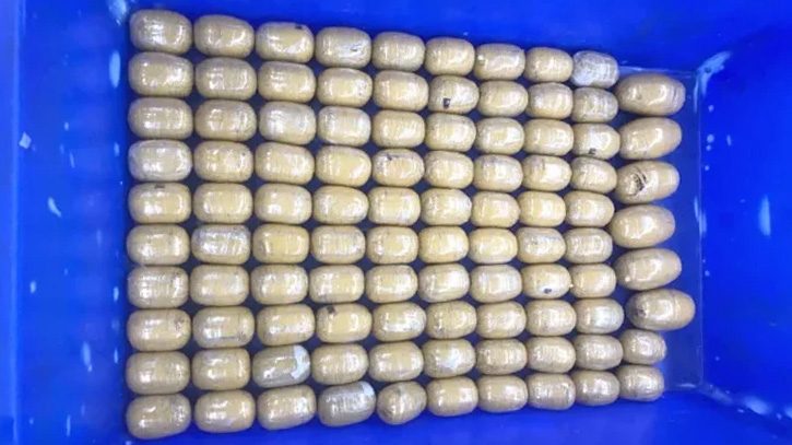 বিমানের সিটের নিচে মিলল ২৬ কেজি স্বর্ণ
